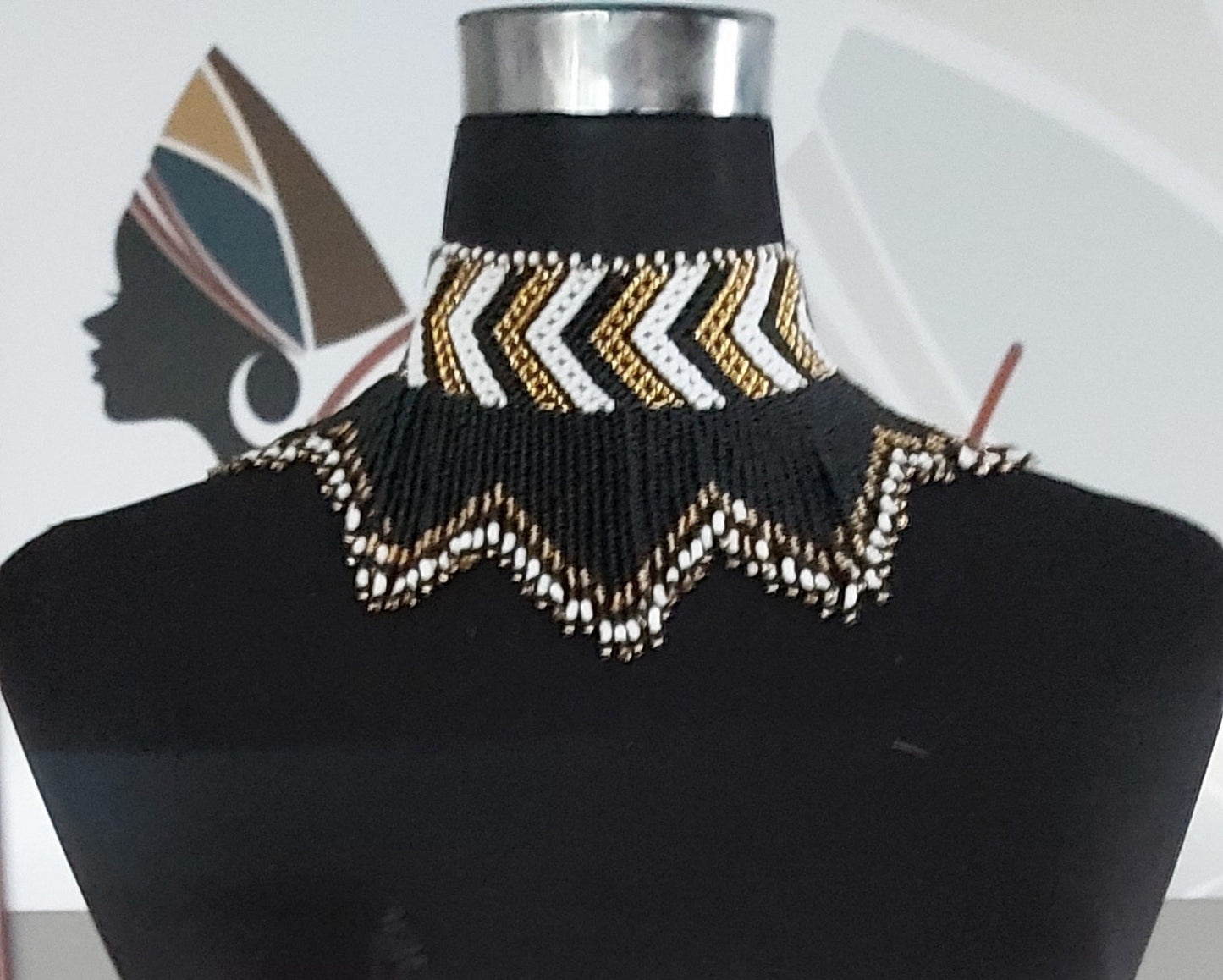 Flat Neckpiece Wshape