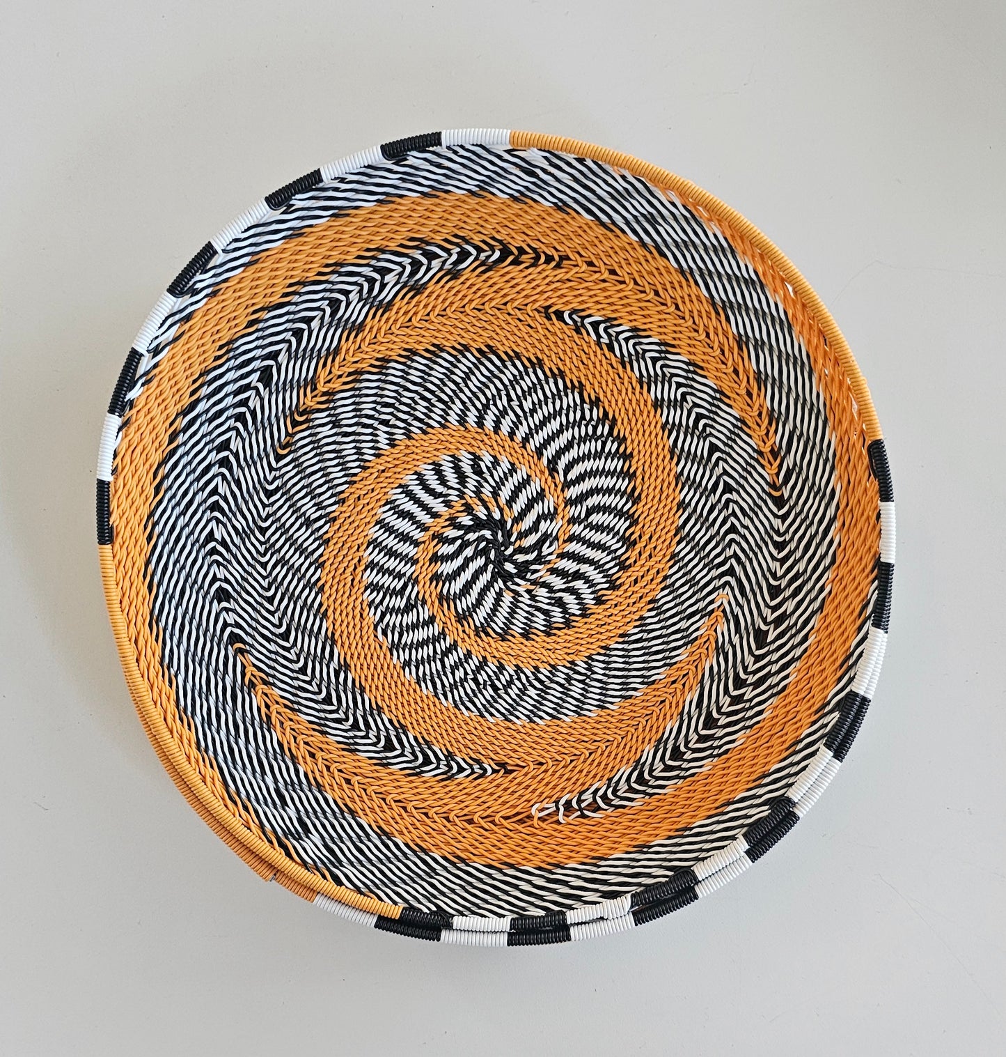 Telephone Wire Round Trays 21.5cm