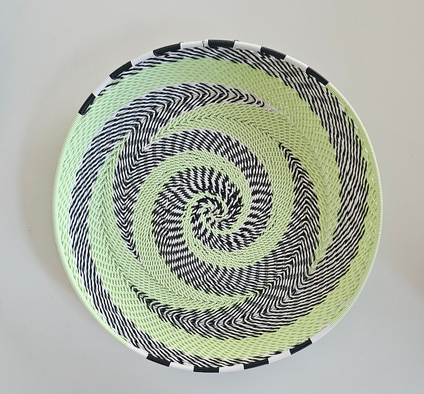 Telephone Wire Round Trays 21.5cm