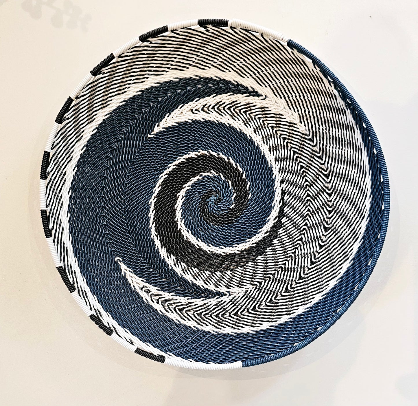 Telephone Wire Round Trays 21.5cm