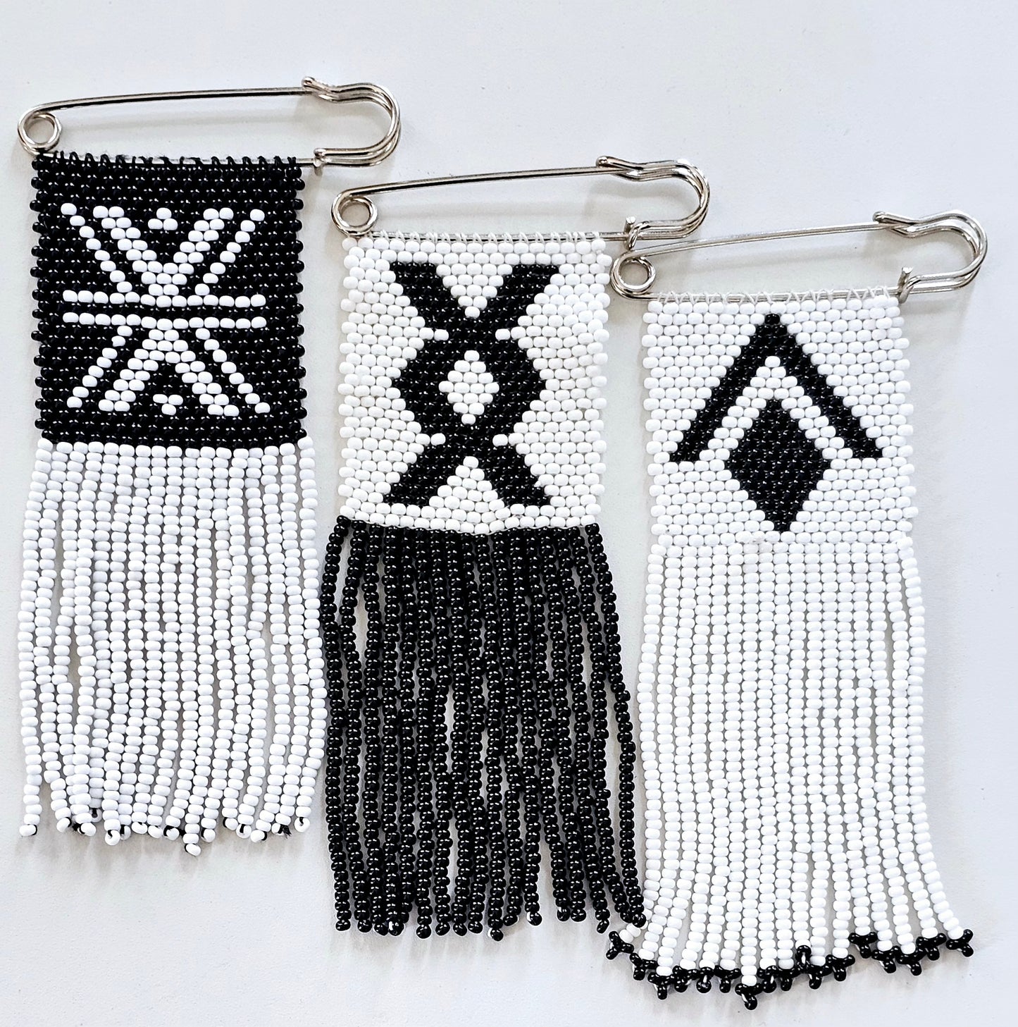 Beaded Safety Pin / Isipeleti