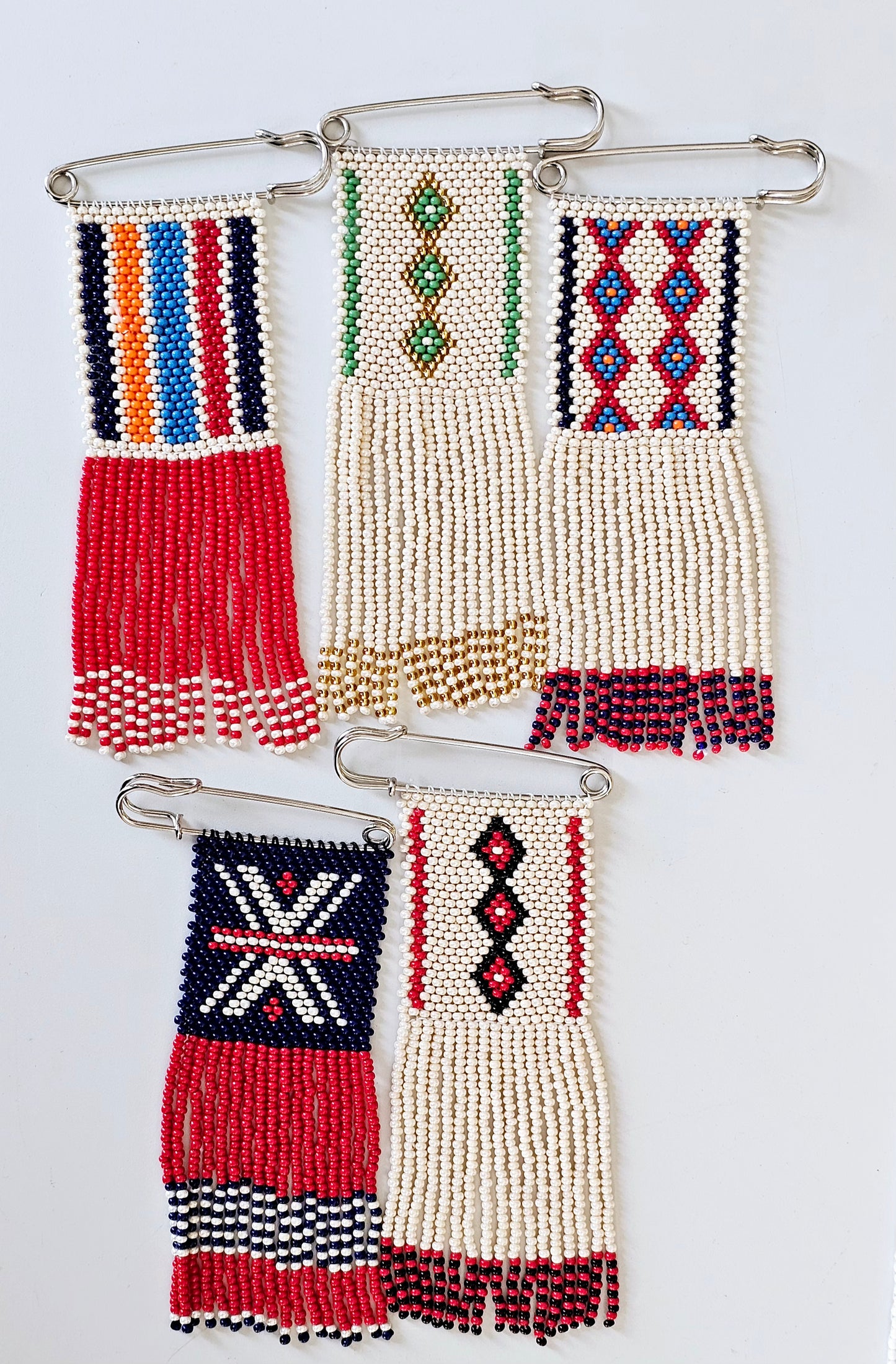 Beaded Safety Pin / Isipeleti