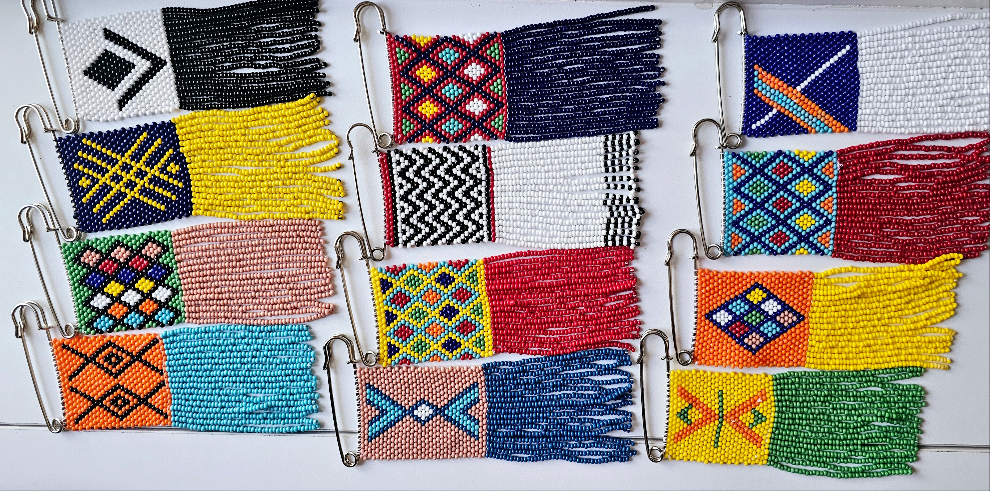 Beaded Safety Pin / Isipeleti