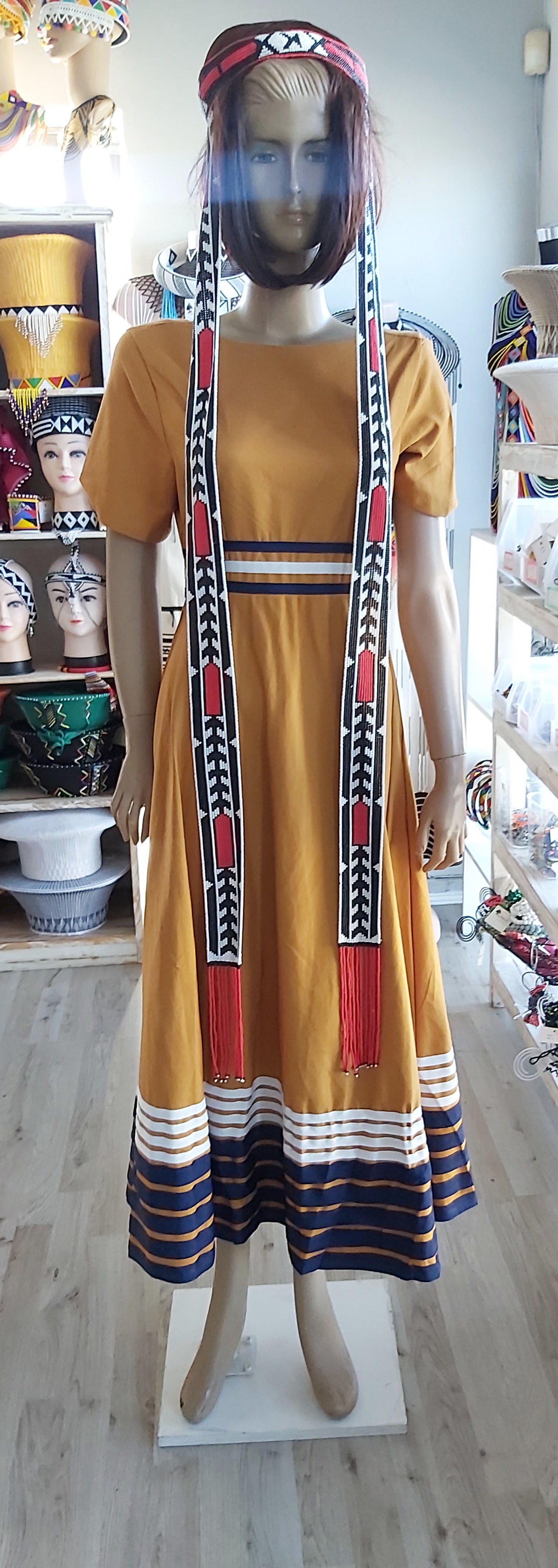 Ndebele headpiece ( Mlingakobe)