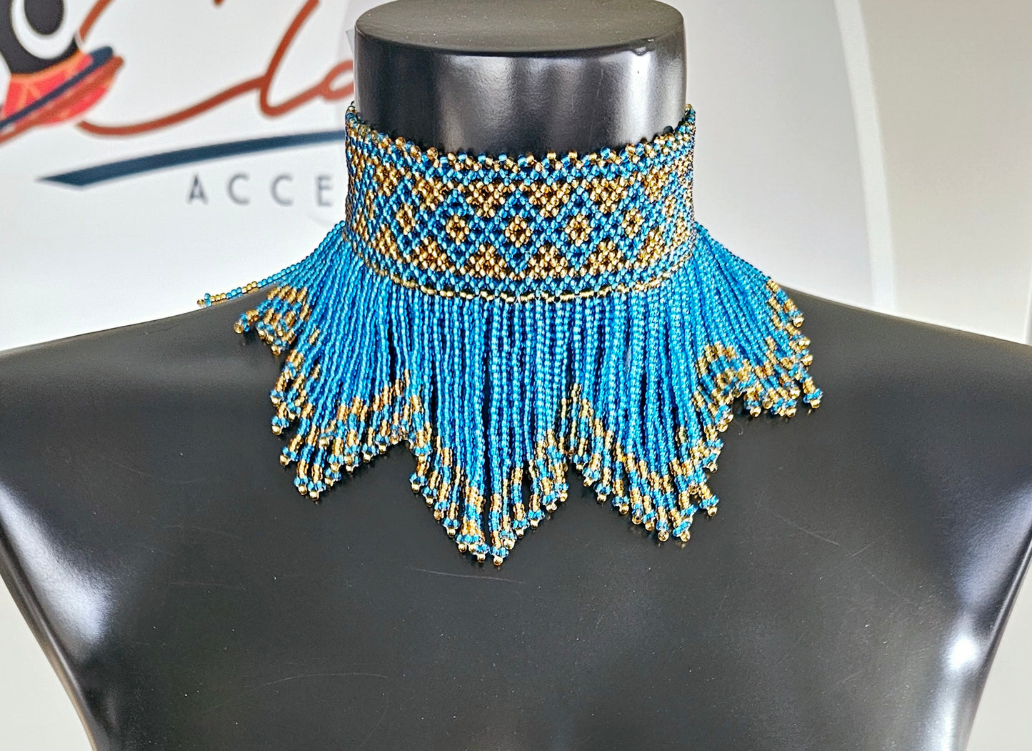 Flat Neckpiece Wshape