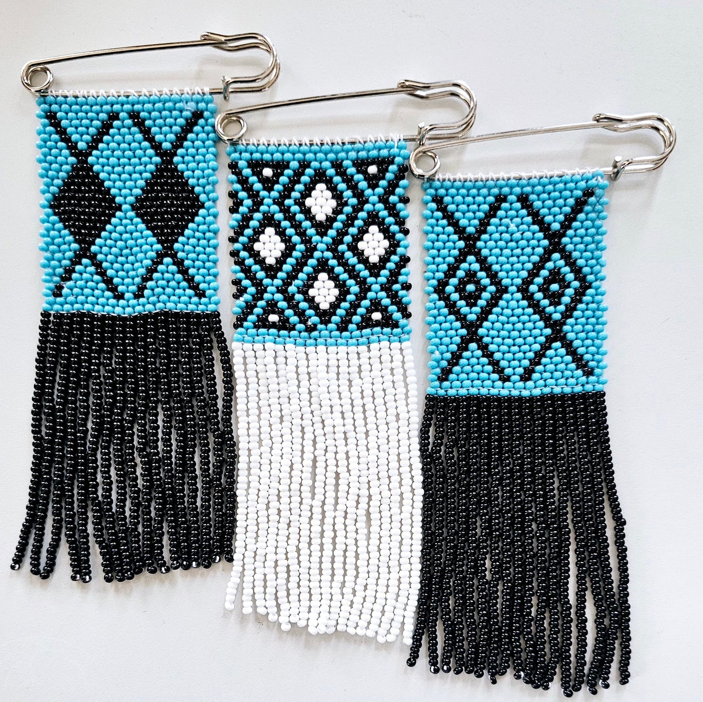 Beaded Safety Pin / Isipeleti